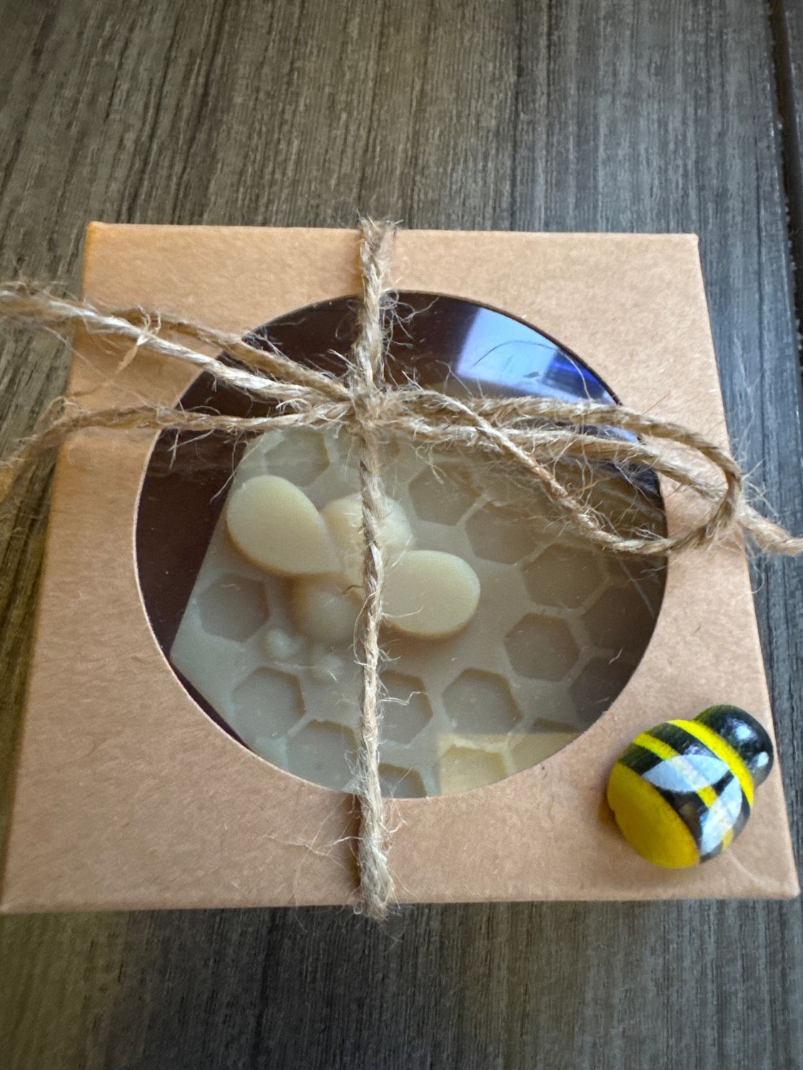 "Honey" boxed molded bar
