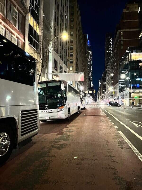 8th Annual Buses For The United NYC Half Start (WL)