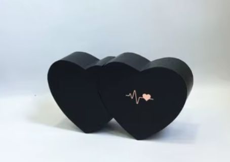 Double Heart Box, Colors: black
