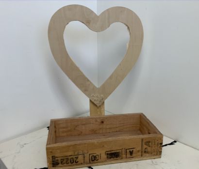 18’’ heart on a stand