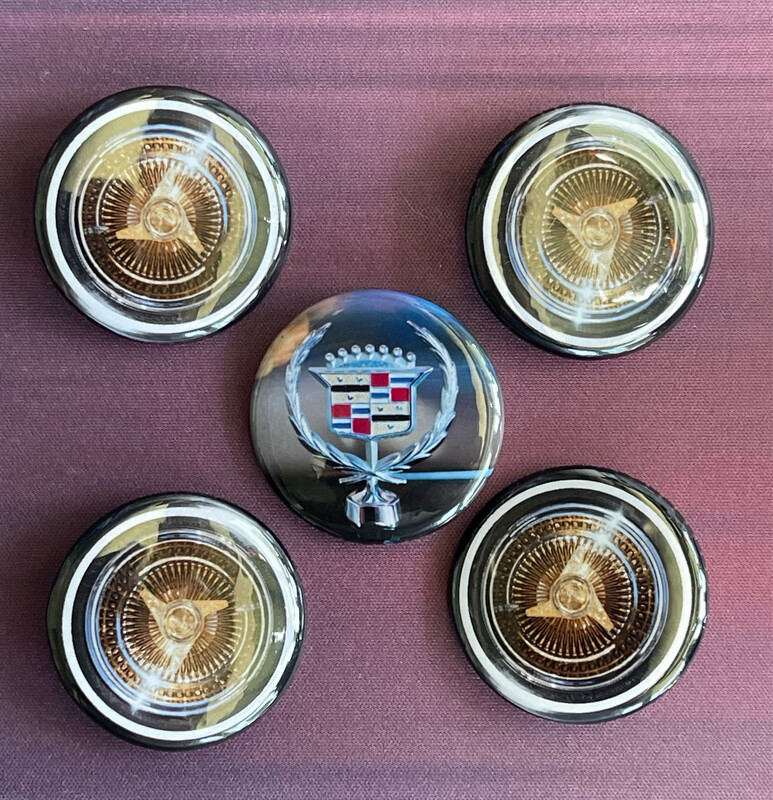 Cadillac Button Set