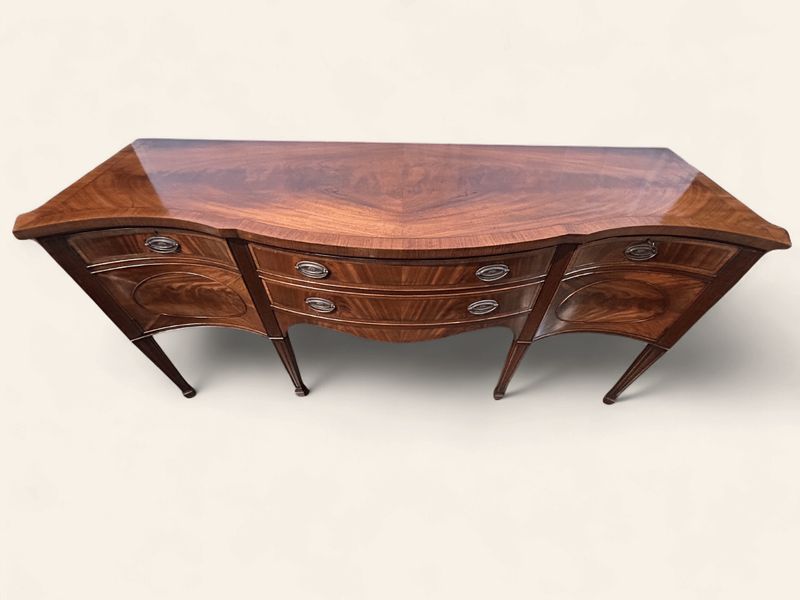 E118 - Federal Mahogany Serpentine Sideboard