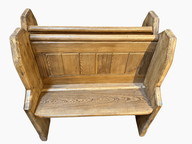 E98 - Oak Hall Pew