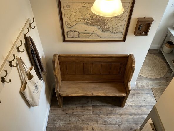 E98 - Oak Hall Pew