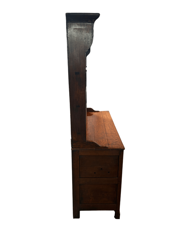 E37 - Welsh Cupboard