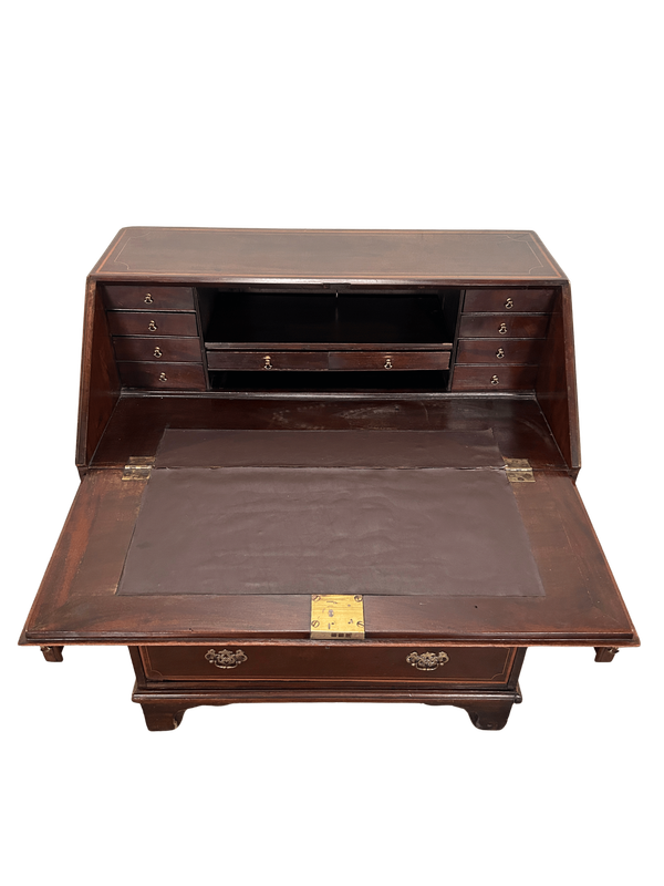 E65 - Secretary Cabinet