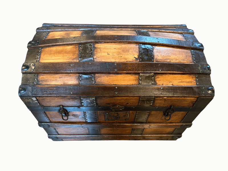 E107 - Antique Travel Trunk