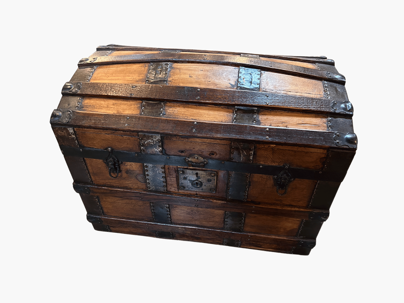 E107 - Antique Travel Trunk