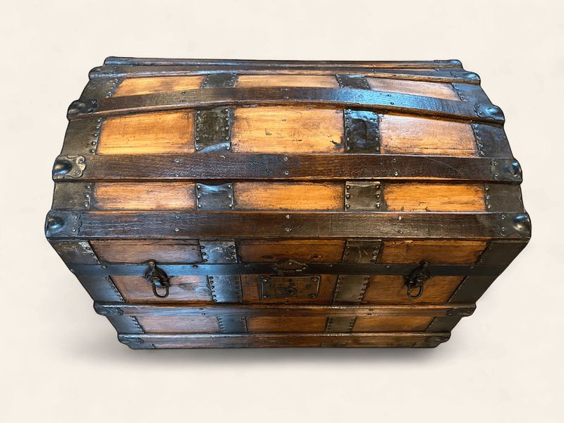 E107 - Antique Travel Trunk