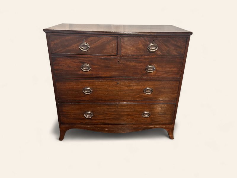 E14 - Mahogany Chest of Drawers