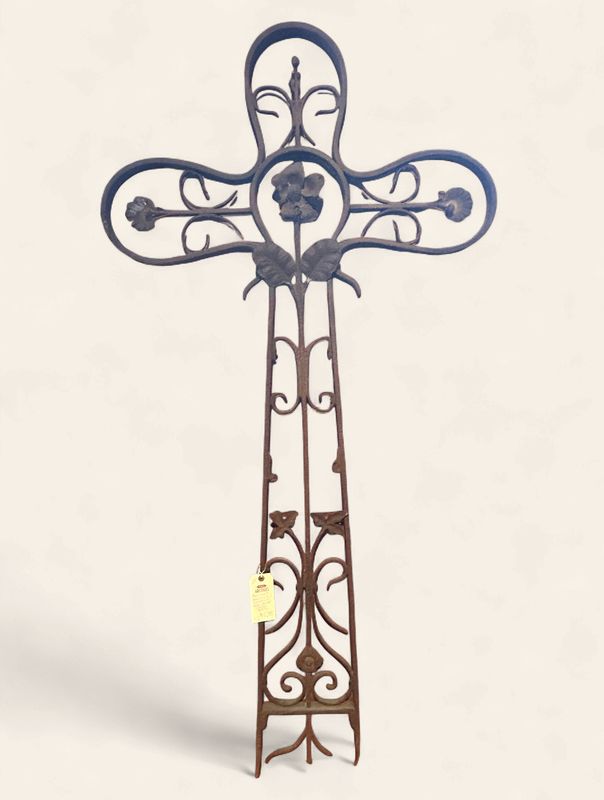 O2 - Oversized Rustic Cross Circa 1850s