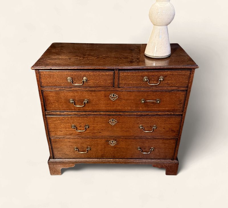 E6 - English Oak Antique Chest of Drawers