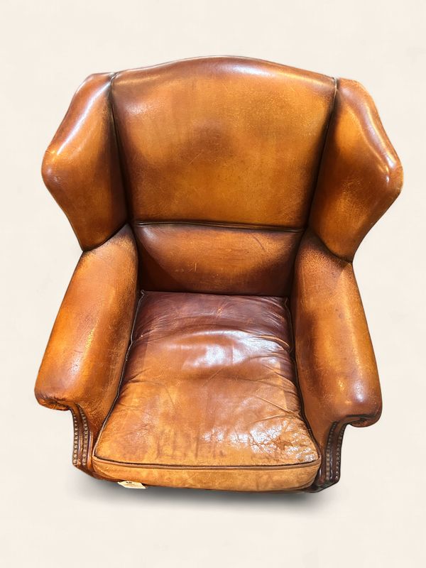 O23 - Single Wing Back Leather Library Chair