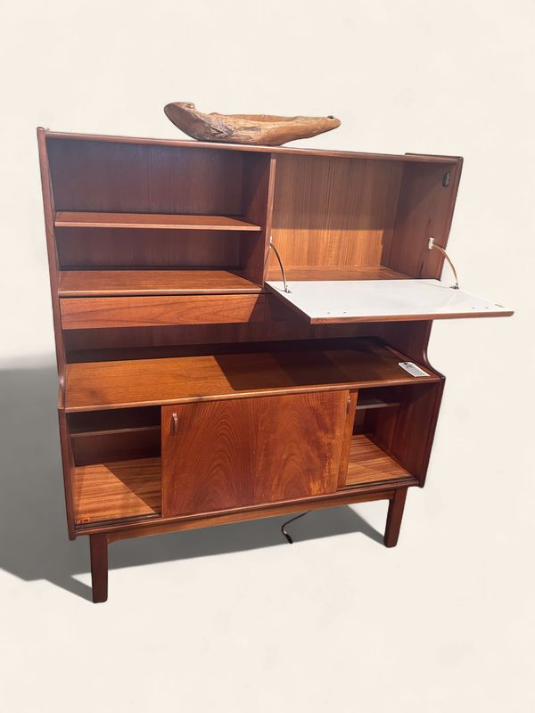 E76 - Mid Century Teak Drinks Cabinet