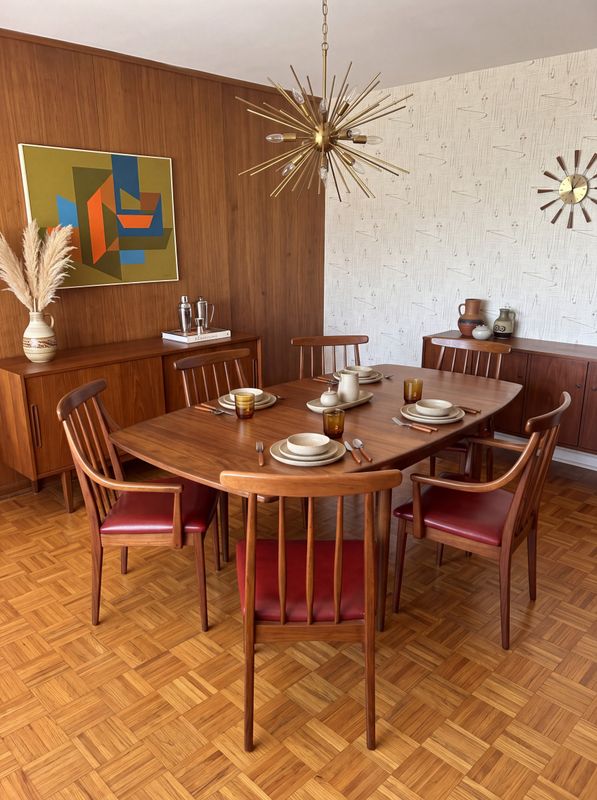 E78 - Set of 6 dining chairs in excellent condition