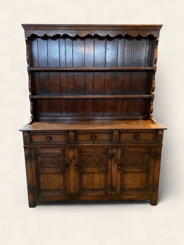 E85 - Welsh Cupboard style server with all display and stoarge space