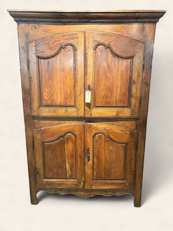 O68 - French Provincial Louis XV Style armoire deux corps - often used for linen/wardrobe, circa early 1800s