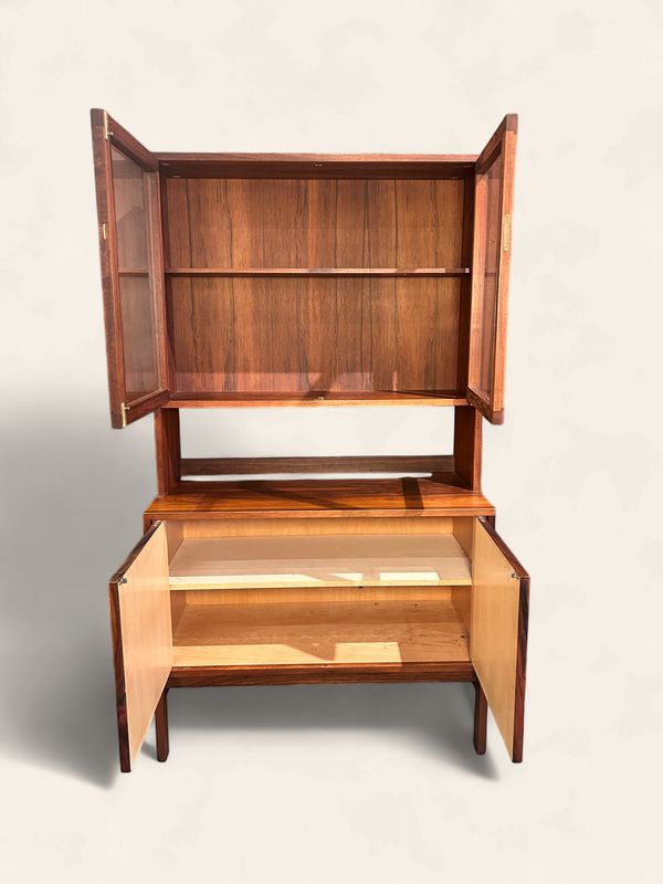 S41 - 1960s Danish Modern display cabinet in Rosewood