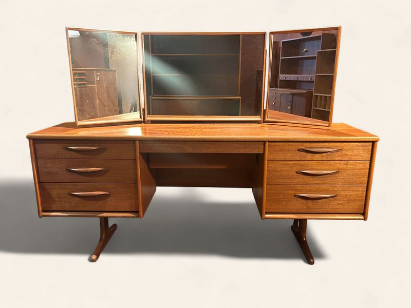 E108 - Really Lovely stylized MCM vanity/dressing table with triptych attached mirror, great feet, don't miss center drawer