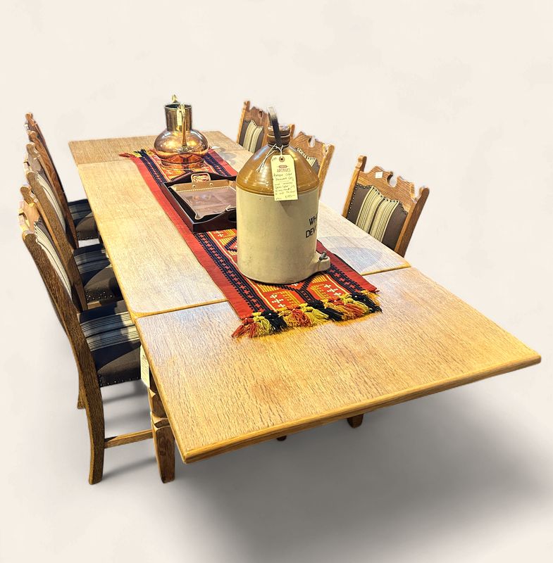S28 - Charming Oak Scandanavian Dining Table with 2 leaves (from Denmark)