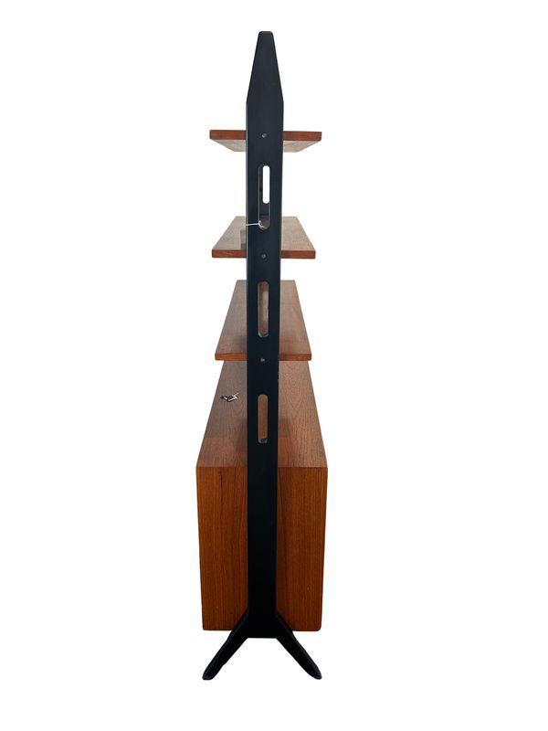 S38 - 1950s Ikea quality bookcase with lower cabinet