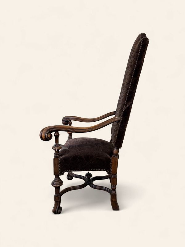 O94 - Baroque style stately throne chair with fabulous frame (sold as is)