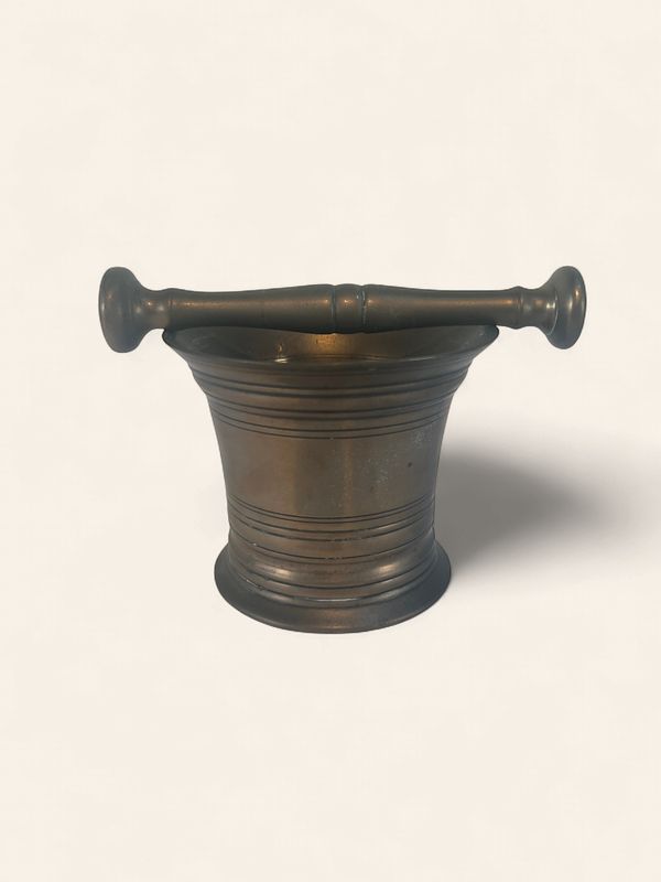 P242 - Brass Mortar and Pestle