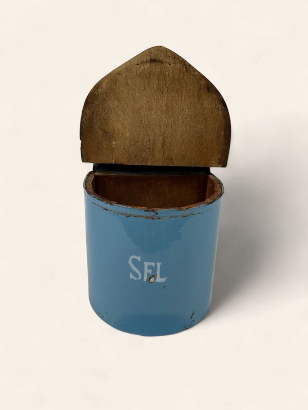 P208 - Enamel Wall Mounted Salt Cellar