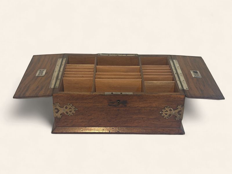 P227 - Humidor with Brass Hardware