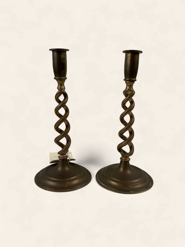 P298 - Pair Brass Candlesticks