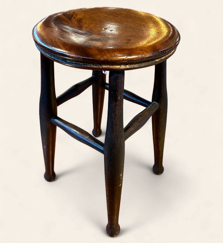 E141 - English Stool