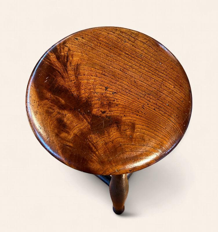 E141 - English Stool