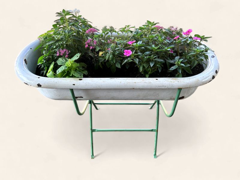 K22 - 2 Piece Hungarian Baby Bath (unplanted)