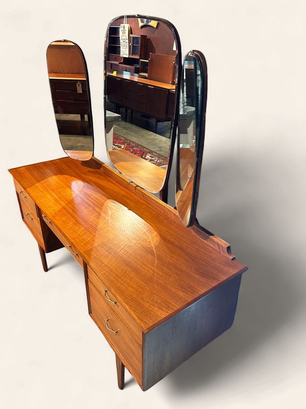 E156 - Fabulous MCM Teak Vanity with mirror (Alfred Cox furniture sold in department stores such as Heals and Hounds)