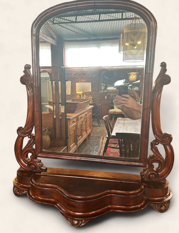 E158 - Nice Victorian mahogany shaving mirror with tray