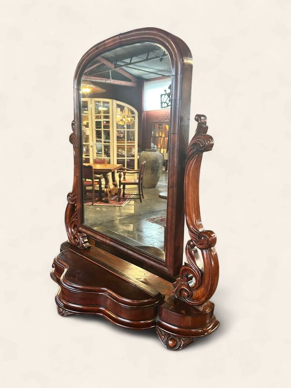 E158 - Nice Victorian mahogany shaving mirror with tray