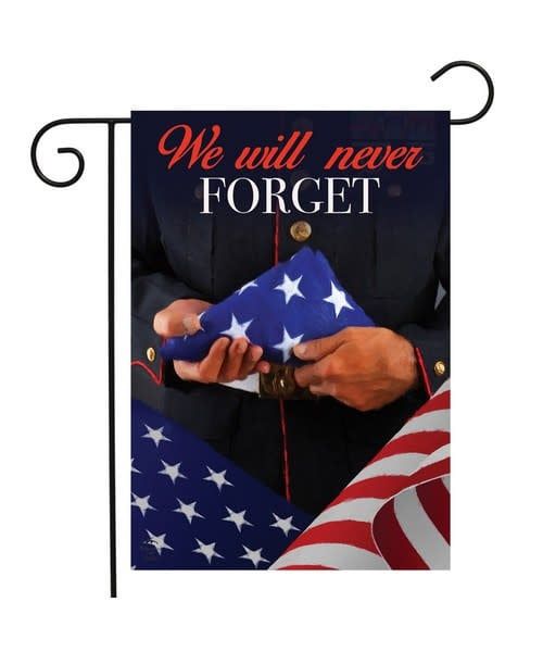 GARDEN FLAG NEVER FORGET