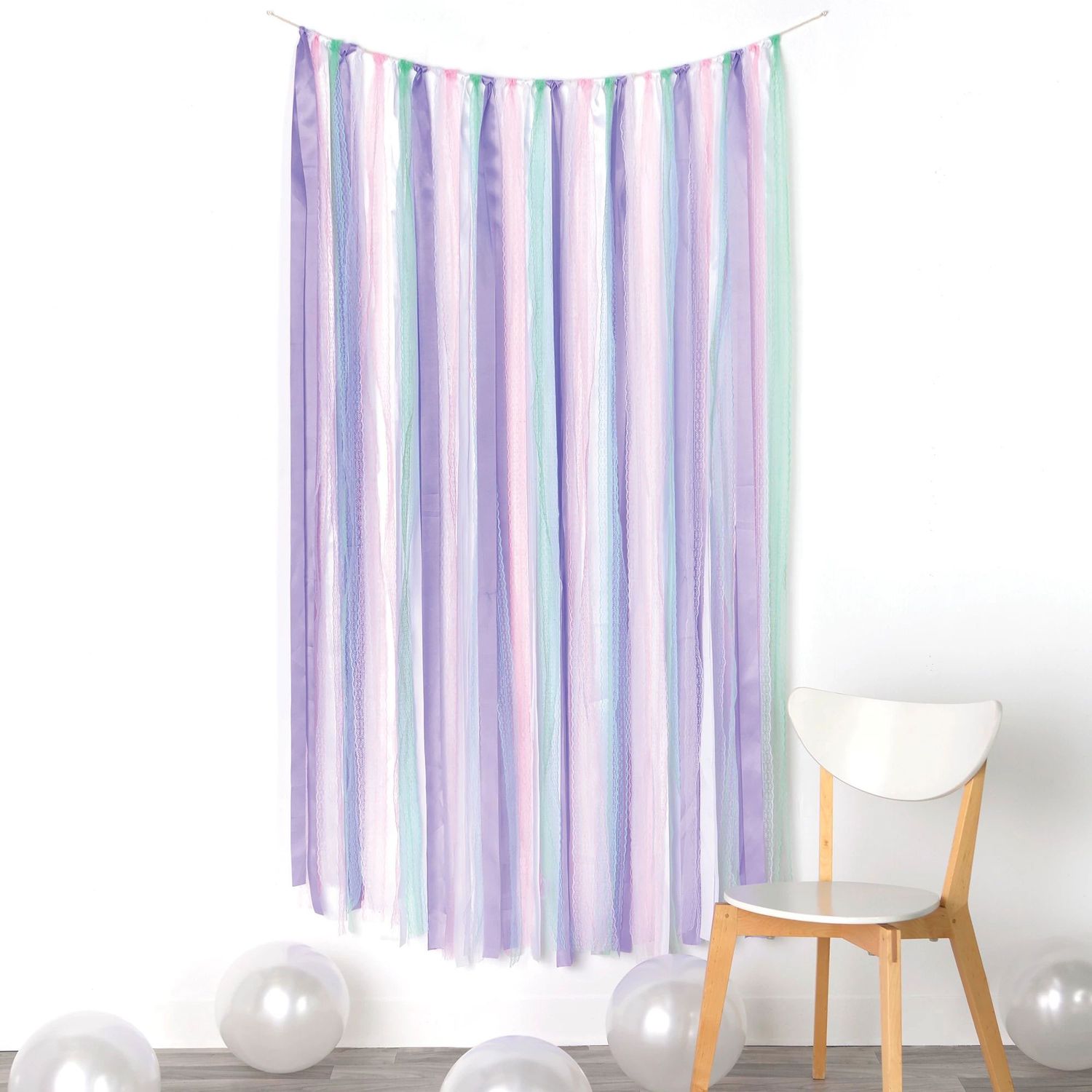 RIBBON BACKDROP FLUTTER