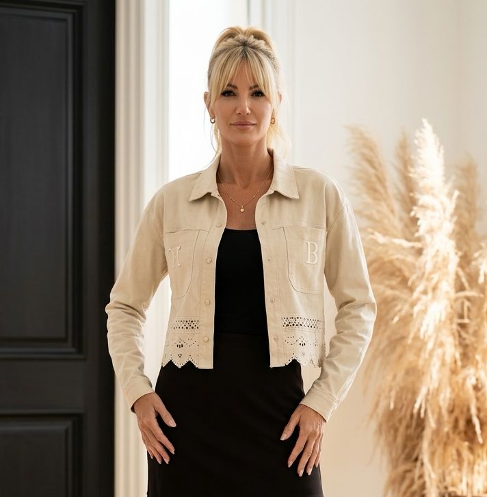 Kurtka Bibione damska beżowa – krótki fason z haftem