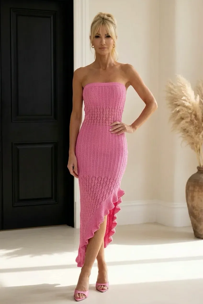 ażurowa sukienka maxi bez ramiączek z asymetryczną falbaną model Laguna By Me