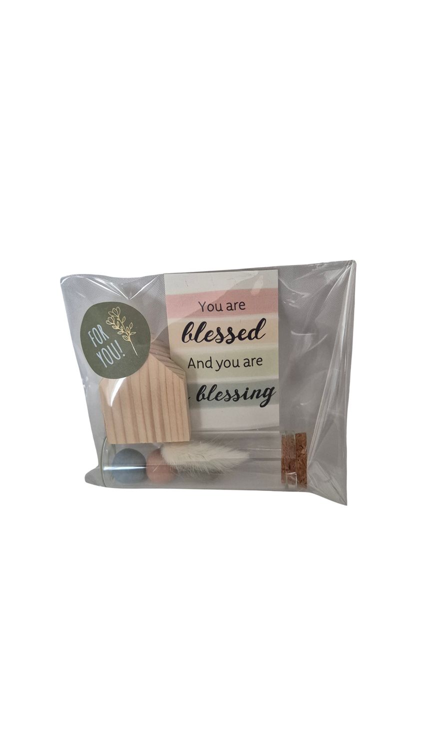 Houten huisje, minikaartje 'Blessings' en bloemzaadjes