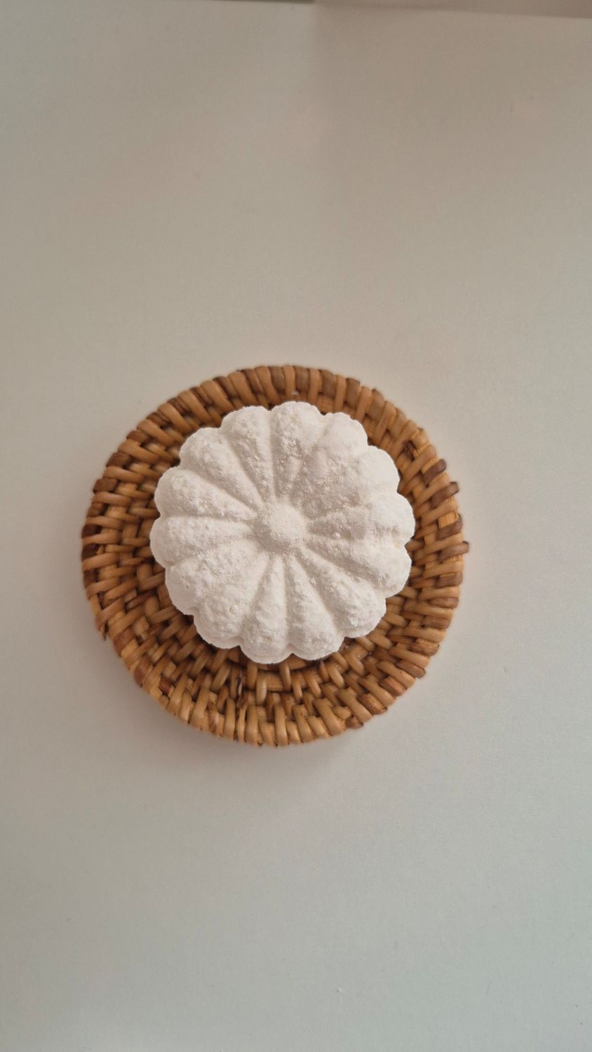 Shower steamer 'flower'