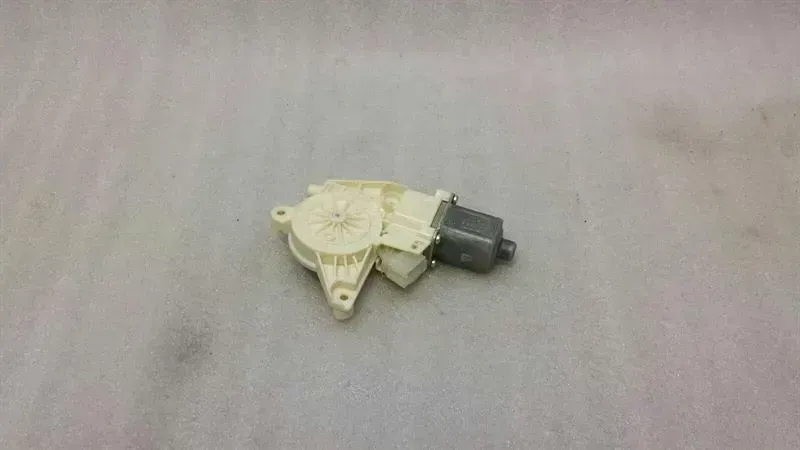 Mercedes C Class W204 Door Window Motor A2048200242 Window Regulator Motor Left