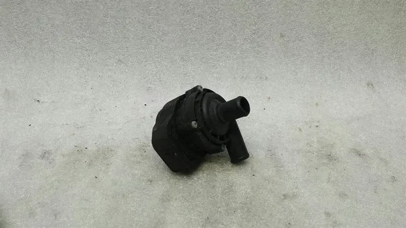 Mercedes SLK R171 additional cooling pump A1718350064 coolant pump SLK200