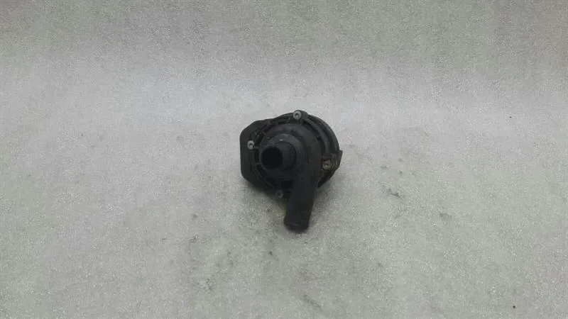 Mercedes SLK R171 additional cooling pump A1718350064 coolant pump M271