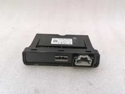 Tesla Model X 75D Park Brake Module 1007618-00-E Park Brake Control Unit