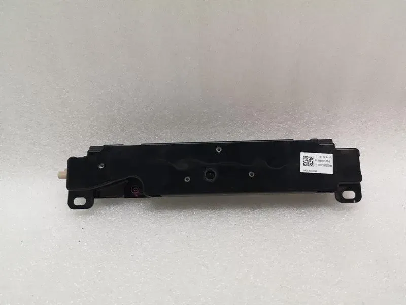 Tesla Model 3 Long Range Aerial / Antenna 1585601-00-E Antenna