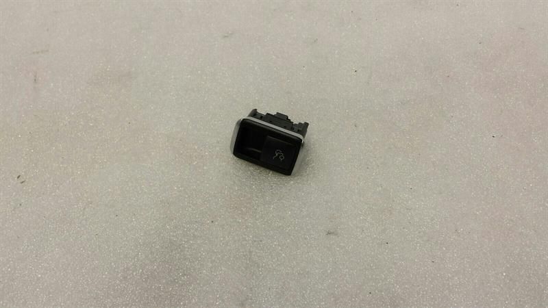 Mercedes CLS W218 W212 tailgate switch A2129059300 boot lid switch
