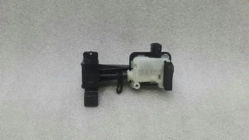 Mercedes S-Class W221 Fuel Cap Actuator A2518200197 Fuel Flap Actuator