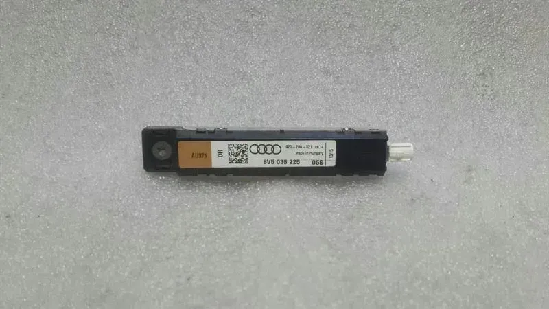 Audi S3 8V Aerial / Antenna 8V5035225 Antenna